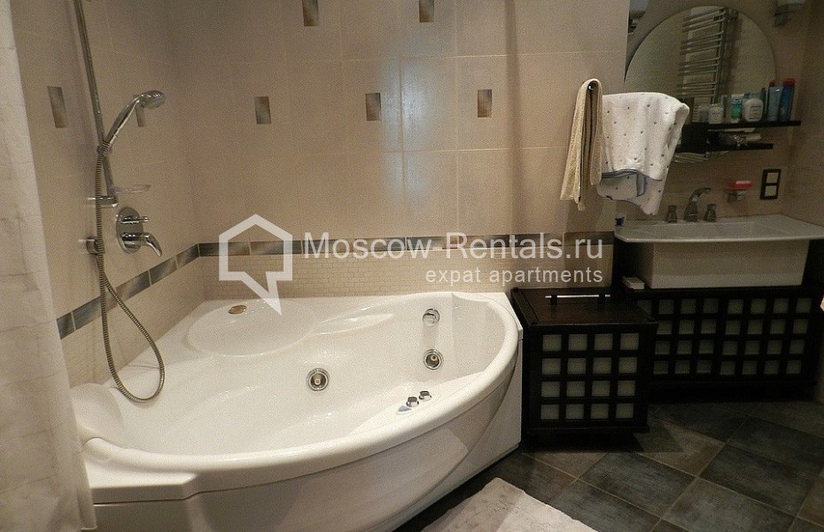 Photo #8 3-room (2 BR) apartment for <a href="http://moscow-rentals.ru/en/articles/long-term-rent" target="_blank">a long-term</a> rent
 in Russia, Moscow, Michurinsky prost, 11 bld 3