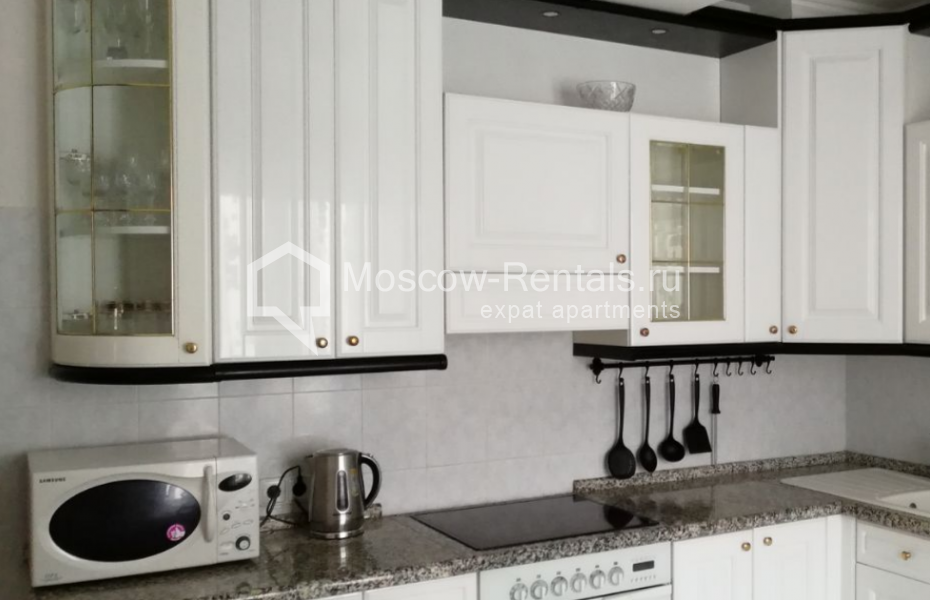 Photo #2 4-room (3 BR) apartment for <a href="http://moscow-rentals.ru/en/articles/long-term-rent" target="_blank">a long-term</a> rent
 in Russia, Moscow, Michurinskyi prosp, 27К2