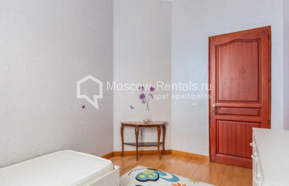Photo #14 4-room (3 BR) apartment for <a href="http://moscow-rentals.ru/en/articles/long-term-rent" target="_blank">a long-term</a> rent
 in Russia, Moscow, Armyanskyi lane, 7