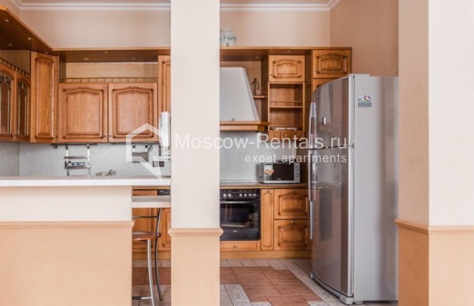 Photo #5 4-room (3 BR) apartment for <a href="http://moscow-rentals.ru/en/articles/long-term-rent" target="_blank">a long-term</a> rent
 in Russia, Moscow, Armyanskyi lane, 7