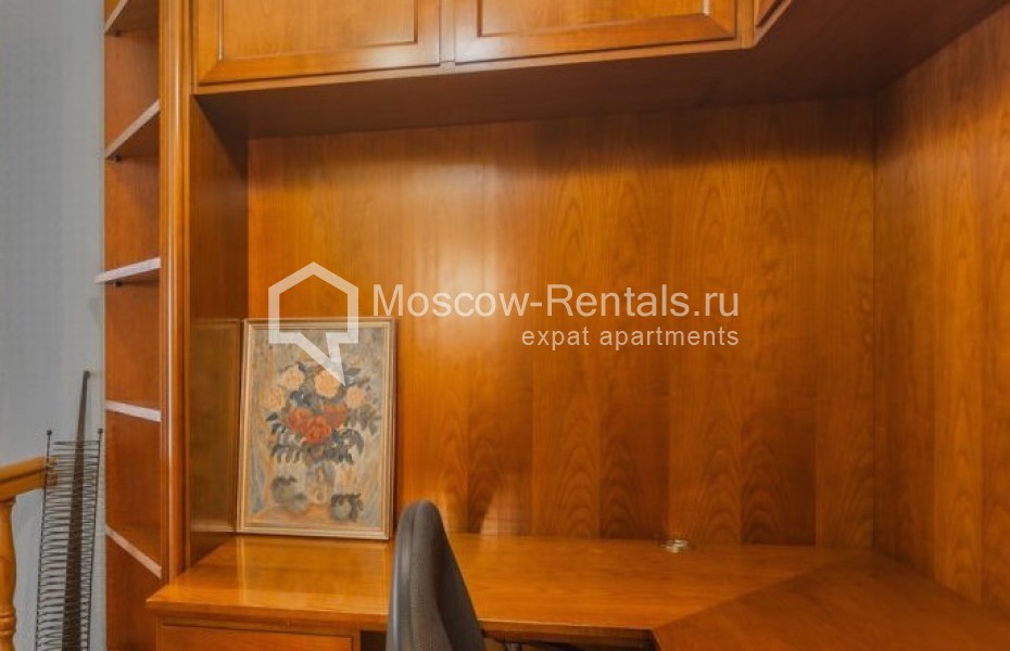 Photo #4 4-room (3 BR) apartment for <a href="http://moscow-rentals.ru/en/articles/long-term-rent" target="_blank">a long-term</a> rent
 in Russia, Moscow, Armyanskyi lane, 7