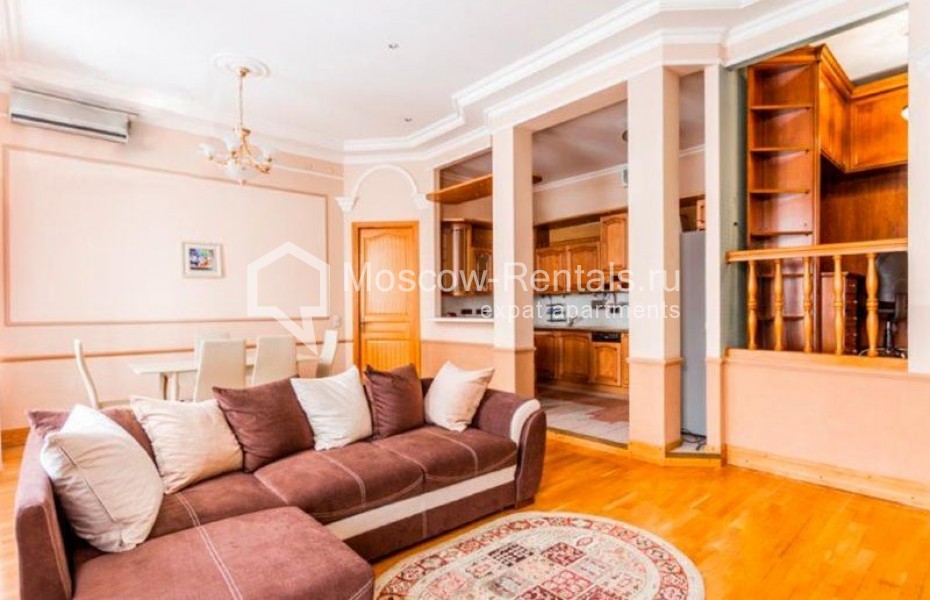 Photo #2 4-room (3 BR) apartment for <a href="http://moscow-rentals.ru/en/articles/long-term-rent" target="_blank">a long-term</a> rent
 in Russia, Moscow, Armyanskyi lane, 7