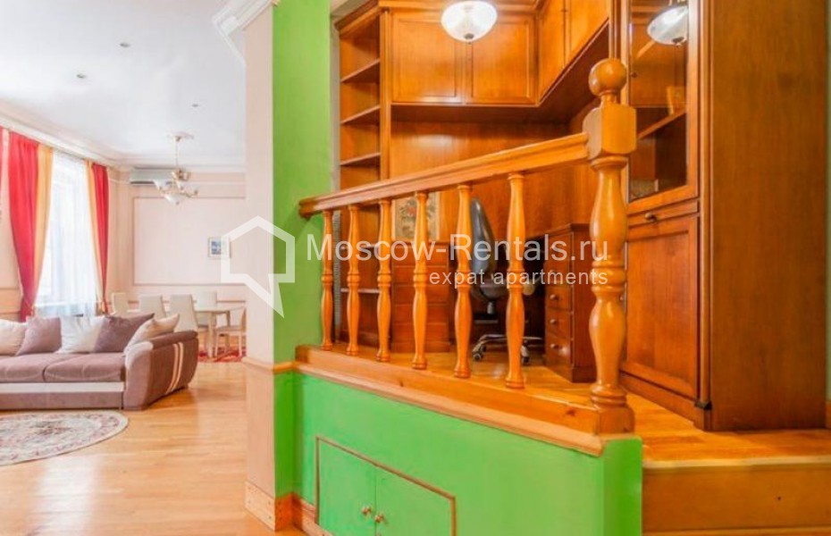 Photo #3 4-room (3 BR) apartment for <a href="http://moscow-rentals.ru/en/articles/long-term-rent" target="_blank">a long-term</a> rent
 in Russia, Moscow, Armyanskyi lane, 7