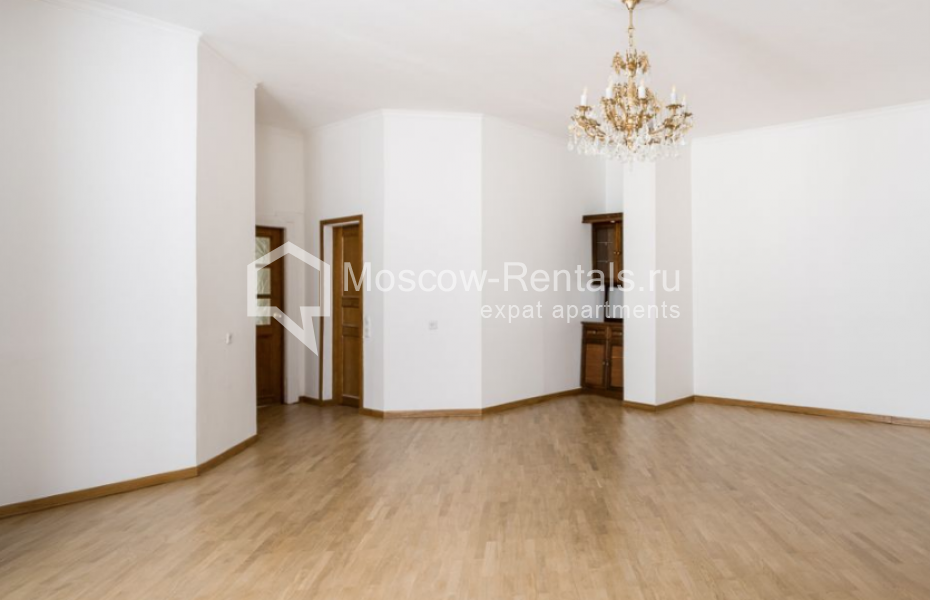 Photo #2 4-room (3 BR) apartment for <a href="http://moscow-rentals.ru/en/articles/long-term-rent" target="_blank">a long-term</a> rent
 in Russia, Moscow, Pokrovka str, 29