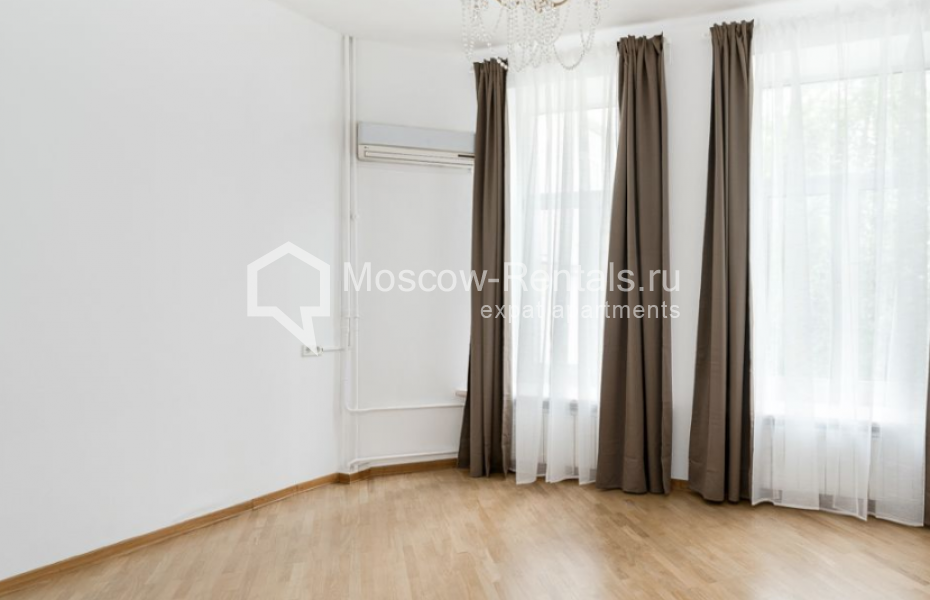 Photo #8 4-room (3 BR) apartment for <a href="http://moscow-rentals.ru/en/articles/long-term-rent" target="_blank">a long-term</a> rent
 in Russia, Moscow, Pokrovka str, 29