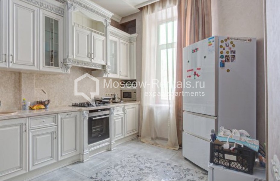 Photo #2 4-room (3 BR) apartment for <a href="http://moscow-rentals.ru/en/articles/long-term-rent" target="_blank">a long-term</a> rent
 in Russia, Moscow, Sadovaya-Chernogryazskaya str, 3БС1