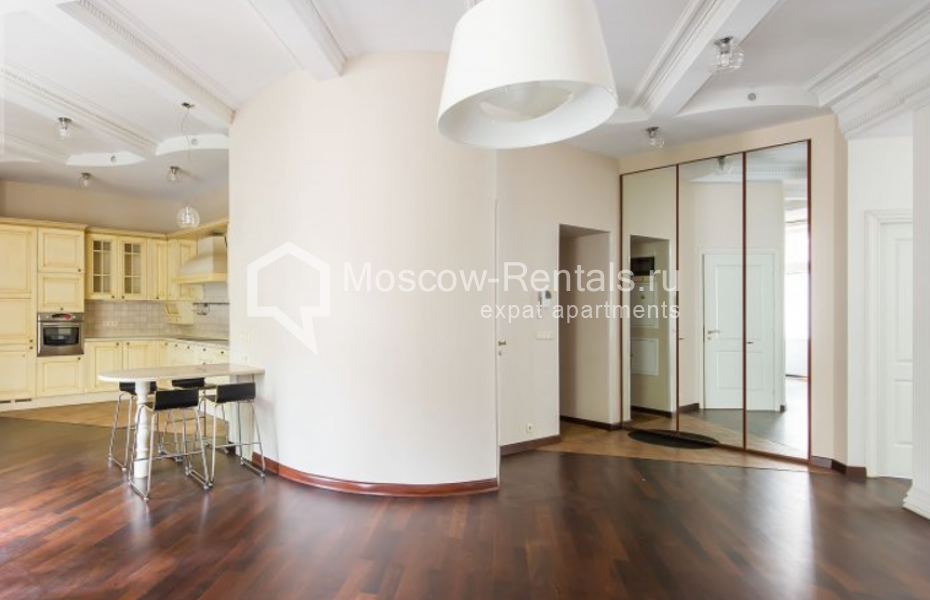 Photo #4 4-room (3 BR) apartment for <a href="http://moscow-rentals.ru/en/articles/long-term-rent" target="_blank">a long-term</a> rent
 in Russia, Moscow, Malyi Mogiltsevskyi lane, 4А