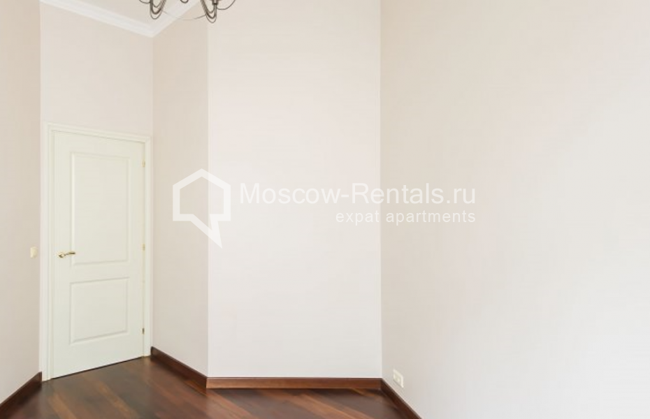 Photo #11 4-room (3 BR) apartment for <a href="http://moscow-rentals.ru/en/articles/long-term-rent" target="_blank">a long-term</a> rent
 in Russia, Moscow, Malyi Mogiltsevskyi lane, 4А