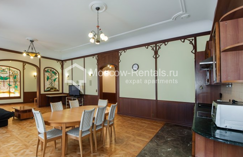 Photo #2 3-room (2 BR) apartment for <a href="http://moscow-rentals.ru/en/articles/long-term-rent" target="_blank">a long-term</a> rent
 in Russia, Moscow, Malay Molchanovka str, 4