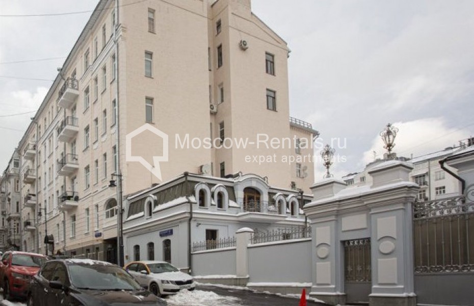 Photo #1 4-room (3 BR) apartment for <a href="http://moscow-rentals.ru/en/articles/long-term-rent" target="_blank">a long-term</a> rent
 in Russia, Moscow, Pozharskyi lane, 8