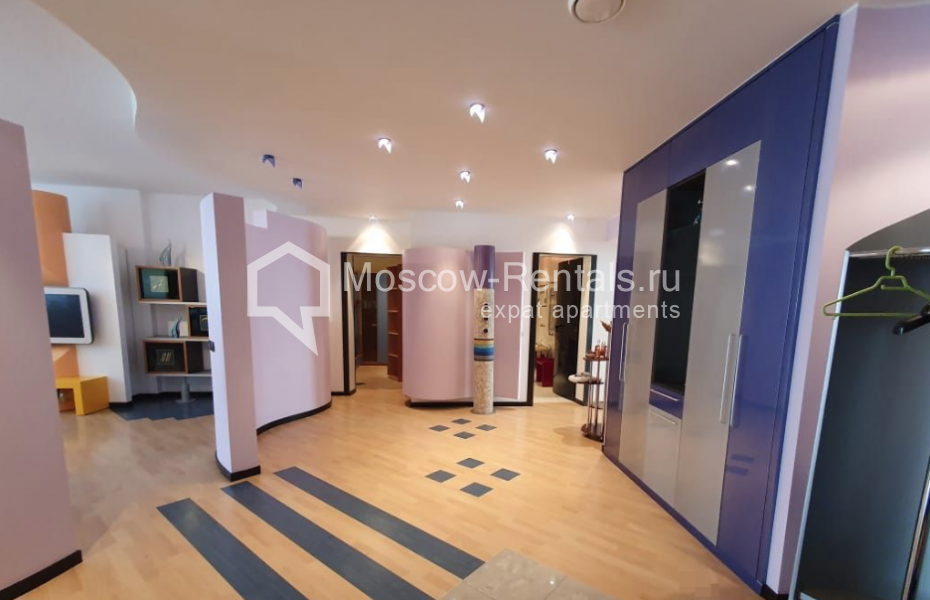 Photo #1 4-room (3 BR) apartment for <a href="http://moscow-rentals.ru/en/articles/long-term-rent" target="_blank">a long-term</a> rent
 in Russia, Moscow, Architectora Vlasova str, 22
