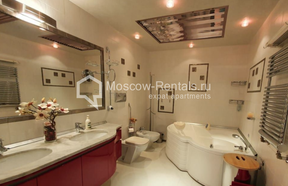 Photo #4 4-room (3 BR) apartment for <a href="http://moscow-rentals.ru/en/articles/long-term-rent" target="_blank">a long-term</a> rent
 in Russia, Moscow, Architectora Vlasova str, 22