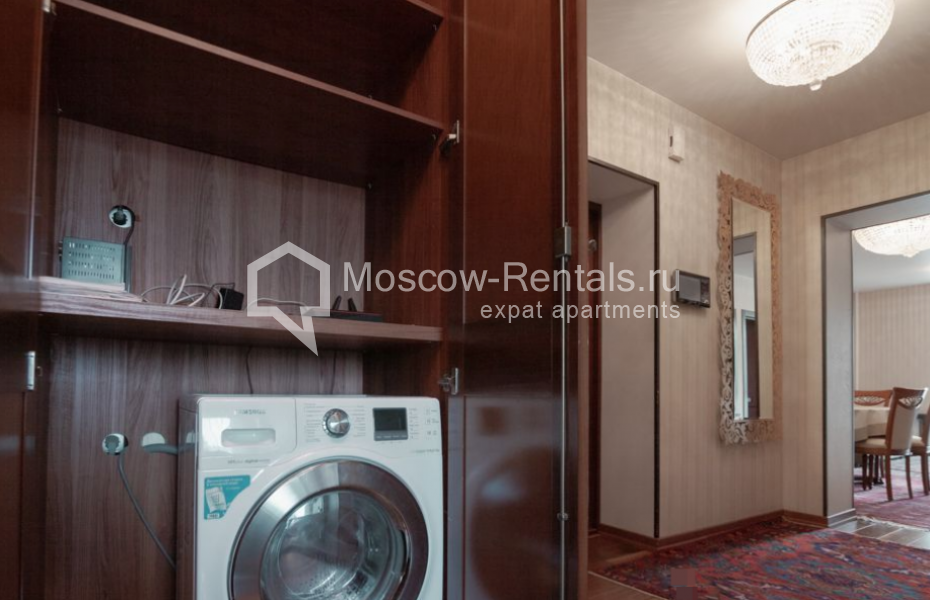 Photo #13 4-room (3 BR) apartment for <a href="http://moscow-rentals.ru/en/articles/long-term-rent" target="_blank">a long-term</a> rent
 in Russia, Moscow, Shabolovka str, 30/12