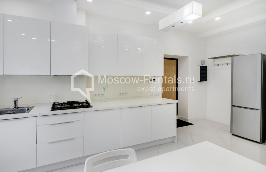 Photo #2 4-room (3 BR) apartment for <a href="http://moscow-rentals.ru/en/articles/long-term-rent" target="_blank">a long-term</a> rent
 in Russia, Moscow, Studencheskaya str, 39