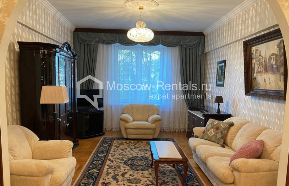 Photo #1 3-room (2 BR) apartment for <a href="http://moscow-rentals.ru/en/articles/long-term-rent" target="_blank">a long-term</a> rent
 in Russia, Moscow, Kutuzovskyi prosp, 35К2