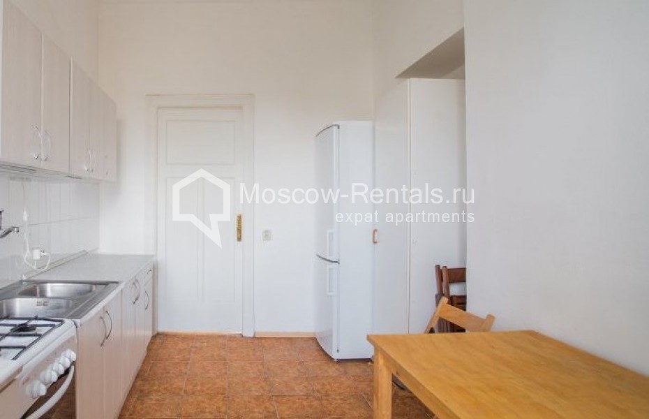 Photo #5 4-room (3 BR) apartment for <a href="http://moscow-rentals.ru/en/articles/long-term-rent" target="_blank">a long-term</a> rent
 in Russia, Moscow, Smolenskyi blv, 15