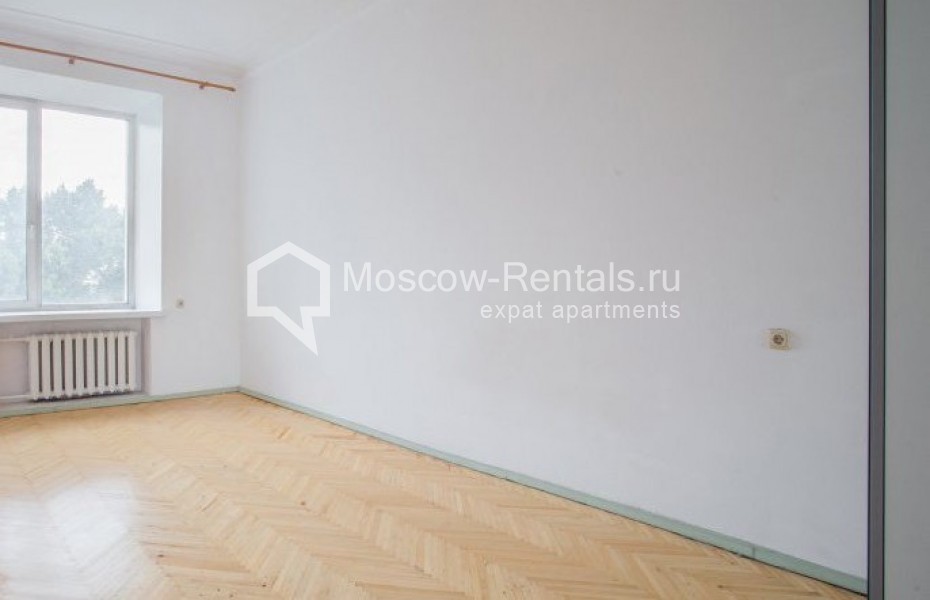 Photo #10 4-room (3 BR) apartment for <a href="http://moscow-rentals.ru/en/articles/long-term-rent" target="_blank">a long-term</a> rent
 in Russia, Moscow, Smolenskyi blv, 15