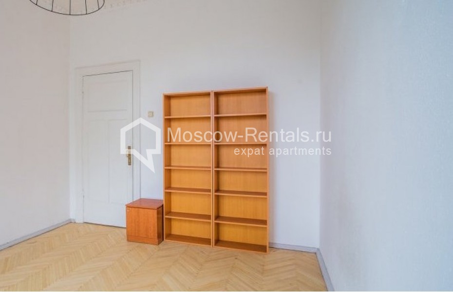Photo #7 4-room (3 BR) apartment for <a href="http://moscow-rentals.ru/en/articles/long-term-rent" target="_blank">a long-term</a> rent
 in Russia, Moscow, Smolenskyi blv, 15
