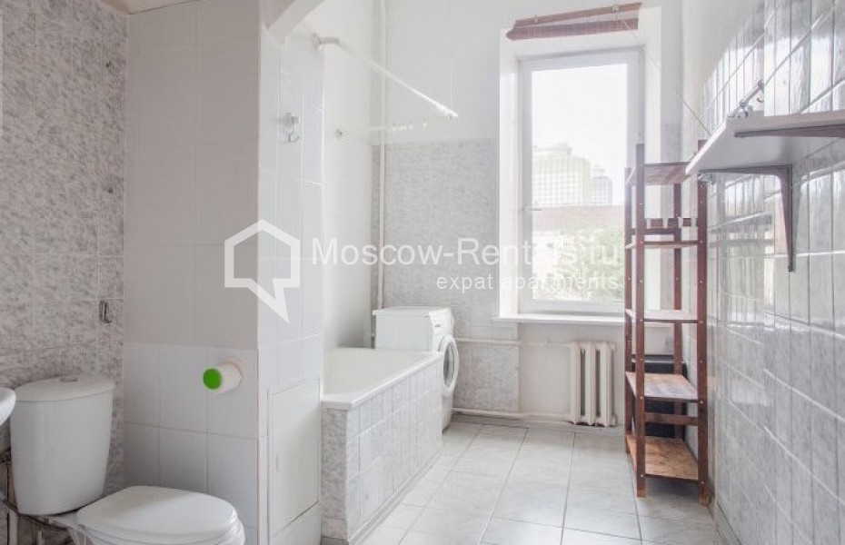 Photo #11 4-room (3 BR) apartment for <a href="http://moscow-rentals.ru/en/articles/long-term-rent" target="_blank">a long-term</a> rent
 in Russia, Moscow, Smolenskyi blv, 15