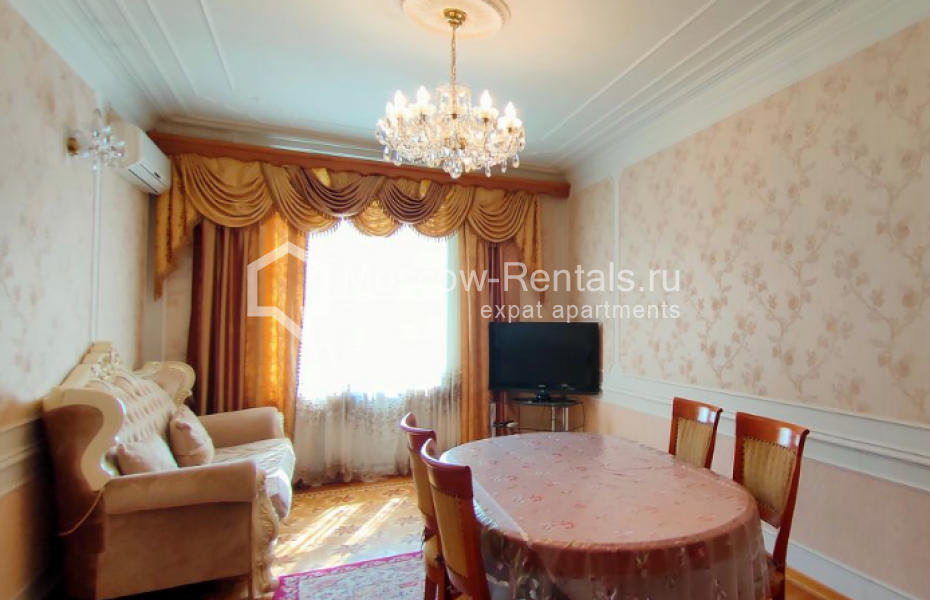 Photo #1 3-room (2 BR) apartment for <a href="http://moscow-rentals.ru/en/articles/long-term-rent" target="_blank">a long-term</a> rent
 in Russia, Moscow, Kutuzovskyi prosp, 30