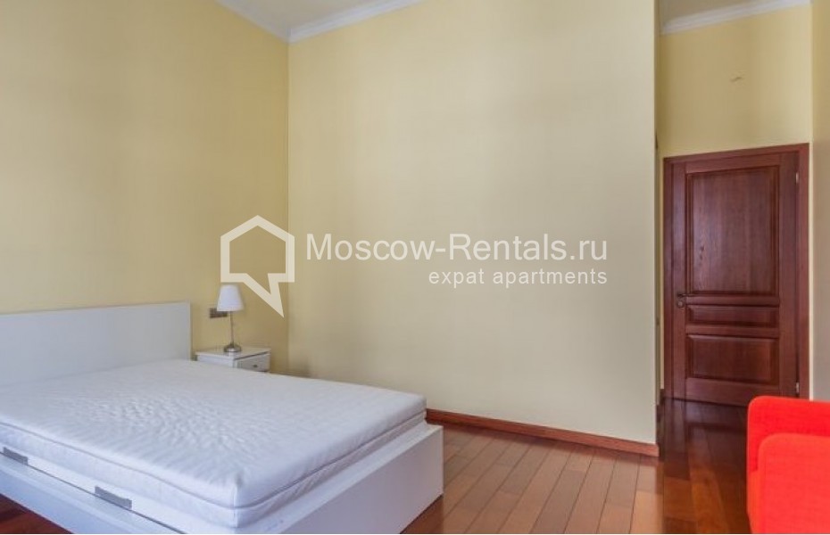 Photo #11 4-room (3 BR) apartment for <a href="http://moscow-rentals.ru/en/articles/long-term-rent" target="_blank">a long-term</a> rent
 in Russia, Moscow, Krivokolennyi lane, 14С1