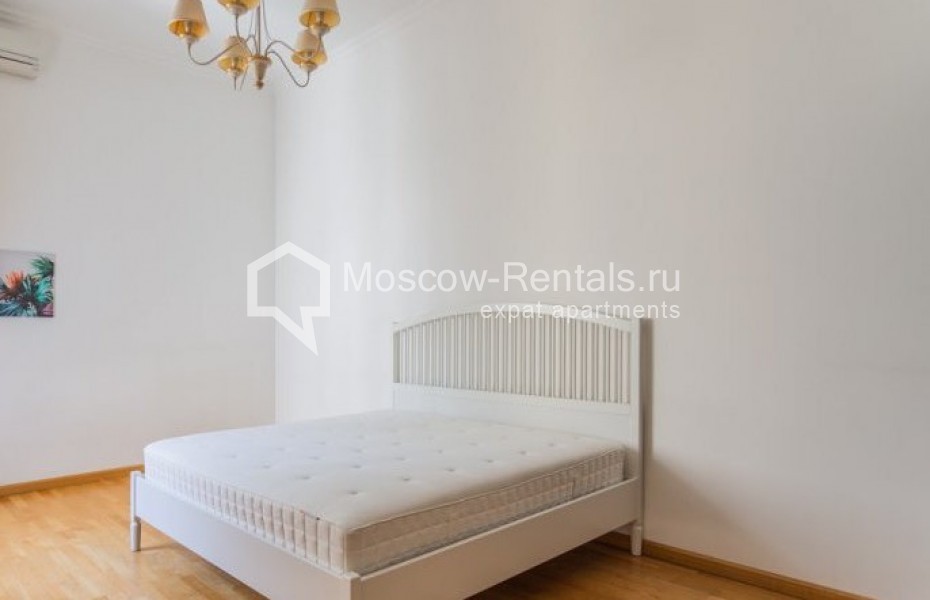 Photo #13 4-room (3 BR) apartment for <a href="http://moscow-rentals.ru/en/articles/long-term-rent" target="_blank">a long-term</a> rent
 in Russia, Moscow, Krivokolennyi lane, 14С1