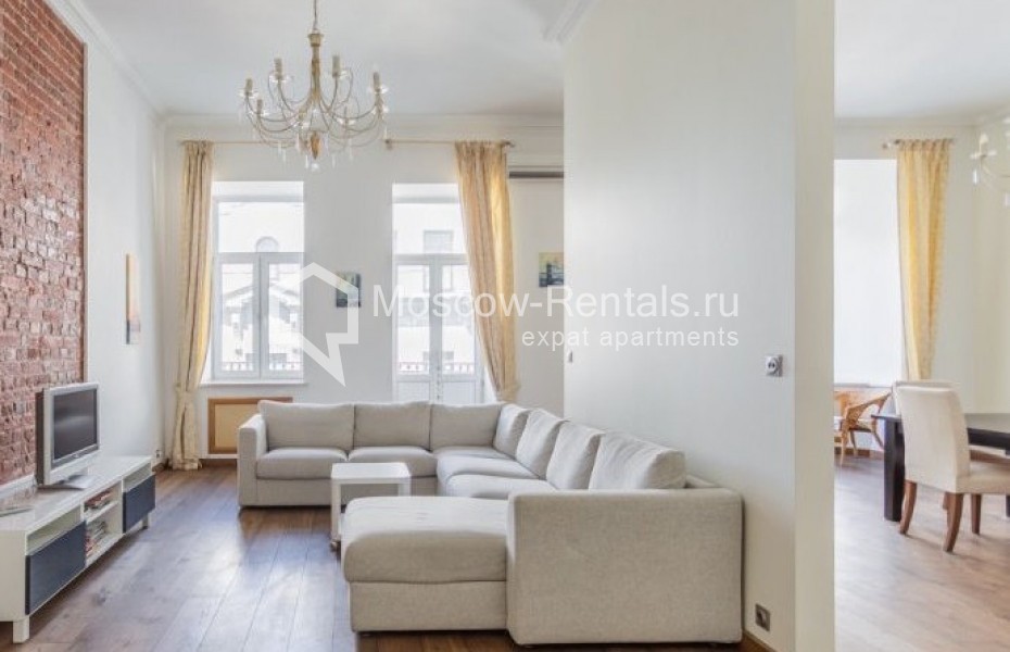 Photo #1 4-room (3 BR) apartment for <a href="http://moscow-rentals.ru/en/articles/long-term-rent" target="_blank">a long-term</a> rent
 in Russia, Moscow, Krivokolennyi lane, 14С1