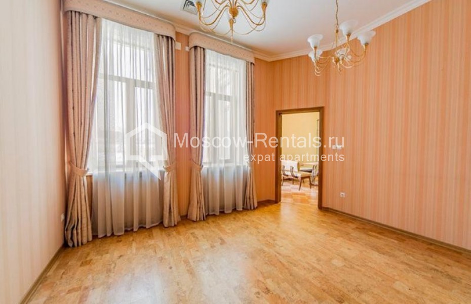 Photo #5 6-room (5 BR) apartment for <a href="http://moscow-rentals.ru/en/articles/long-term-rent" target="_blank">a long-term</a> rent
 in Russia, Moscow, Arkhangelskyi lane, 7