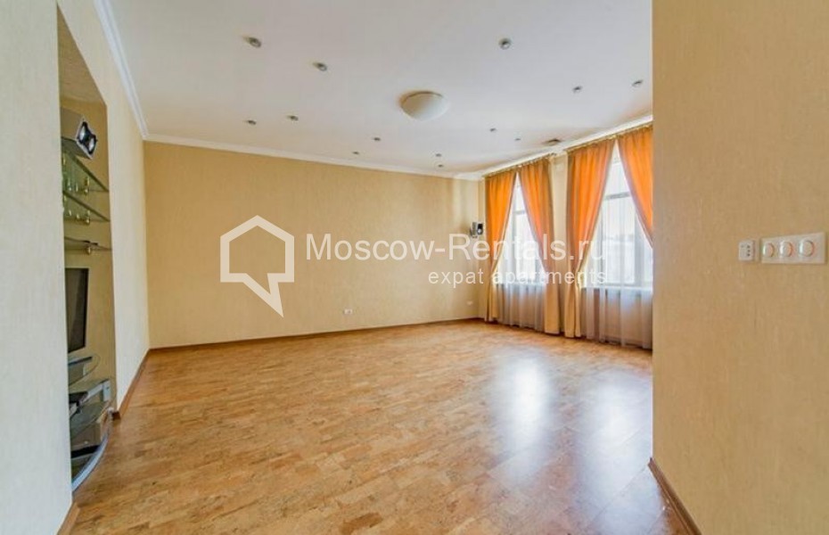 Photo #7 6-room (5 BR) apartment for <a href="http://moscow-rentals.ru/en/articles/long-term-rent" target="_blank">a long-term</a> rent
 in Russia, Moscow, Arkhangelskyi lane, 7