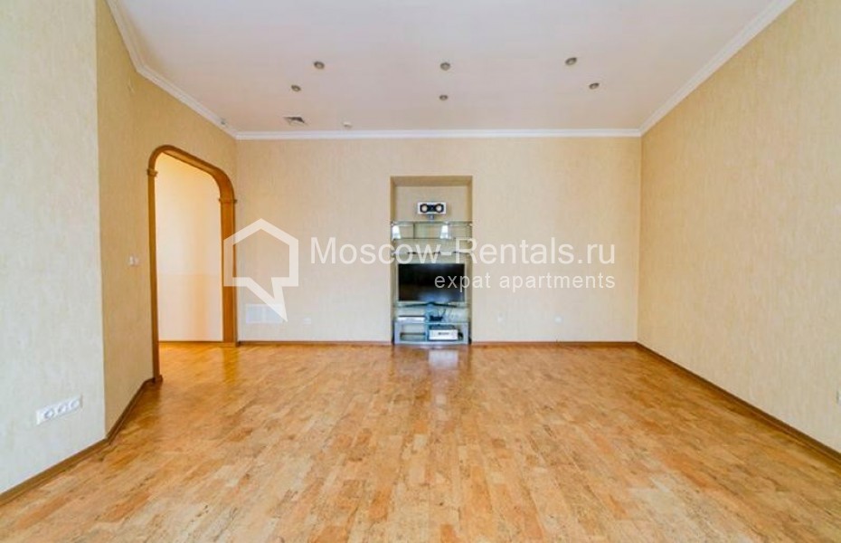 Photo #8 6-room (5 BR) apartment for <a href="http://moscow-rentals.ru/en/articles/long-term-rent" target="_blank">a long-term</a> rent
 in Russia, Moscow, Arkhangelskyi lane, 7