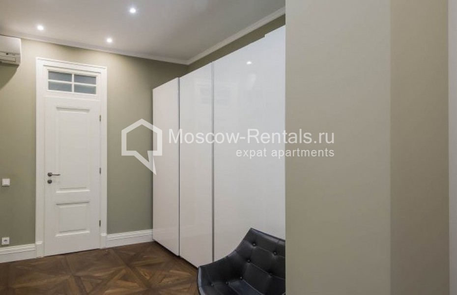 Photo #20 6-room (5 BR) apartment for <a href="http://moscow-rentals.ru/en/articles/long-term-rent" target="_blank">a long-term</a> rent
 in Russia, Moscow, Smolenskyi lane, 24К1