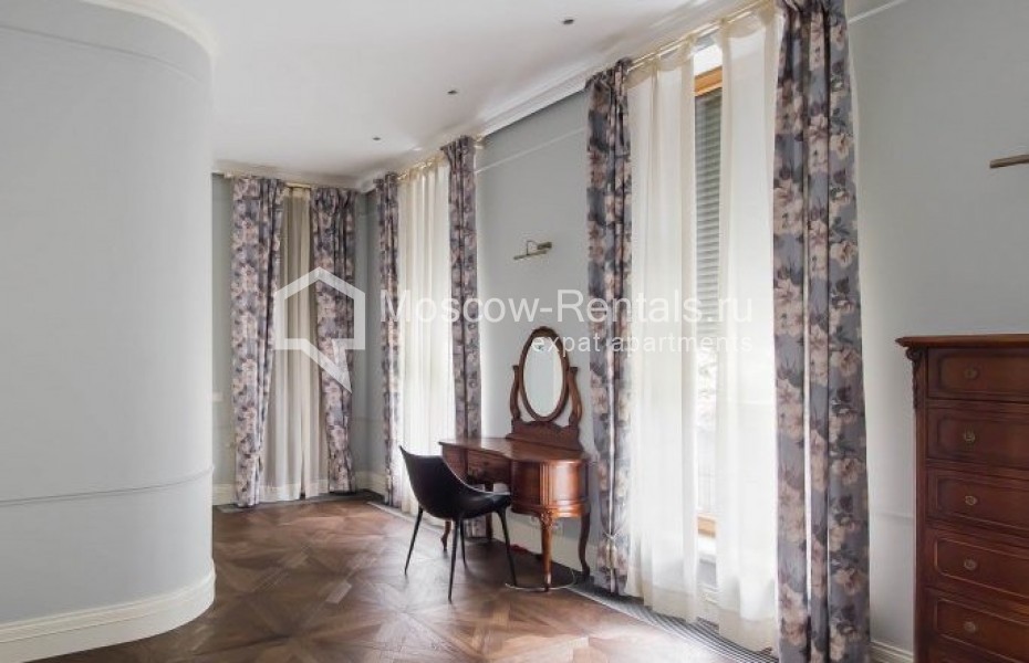 Photo #18 6-room (5 BR) apartment for <a href="http://moscow-rentals.ru/en/articles/long-term-rent" target="_blank">a long-term</a> rent
 in Russia, Moscow, Smolenskyi lane, 24К1