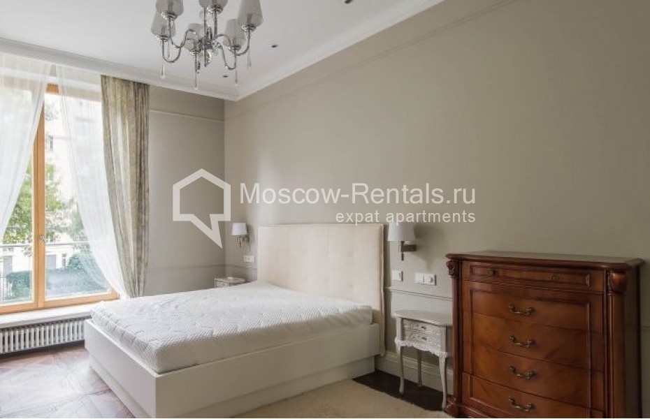Photo #13 6-room (5 BR) apartment for <a href="http://moscow-rentals.ru/en/articles/long-term-rent" target="_blank">a long-term</a> rent
 in Russia, Moscow, Smolenskyi lane, 24К1