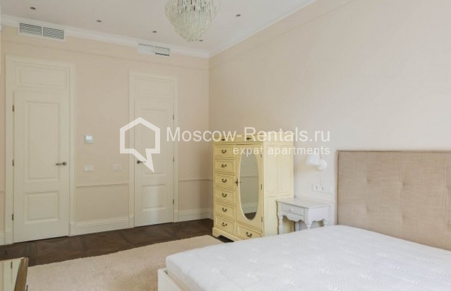Photo #12 6-room (5 BR) apartment for <a href="http://moscow-rentals.ru/en/articles/long-term-rent" target="_blank">a long-term</a> rent
 in Russia, Moscow, Smolenskyi lane, 24К1