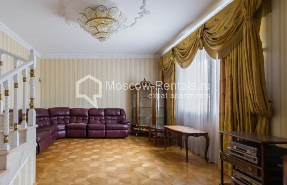Photo #3 4-room (3 BR) apartment for <a href="http://moscow-rentals.ru/en/articles/long-term-rent" target="_blank">a long-term</a> rent
 in Russia, Moscow, Malyi Nikolopeskovskyi lane, 4