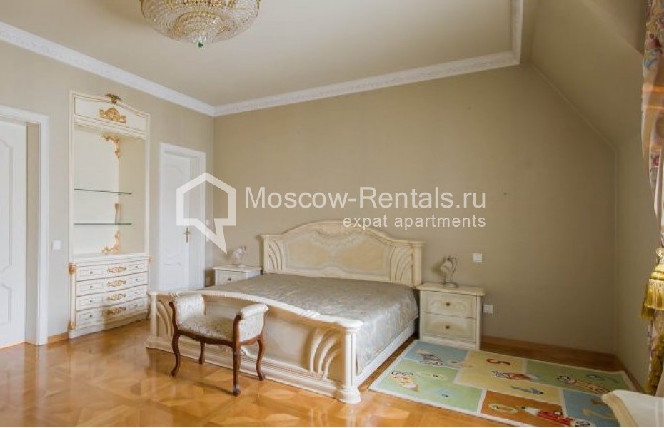 Photo #11 4-room (3 BR) apartment for <a href="http://moscow-rentals.ru/en/articles/long-term-rent" target="_blank">a long-term</a> rent
 in Russia, Moscow, Malyi Nikolopeskovskyi lane, 4