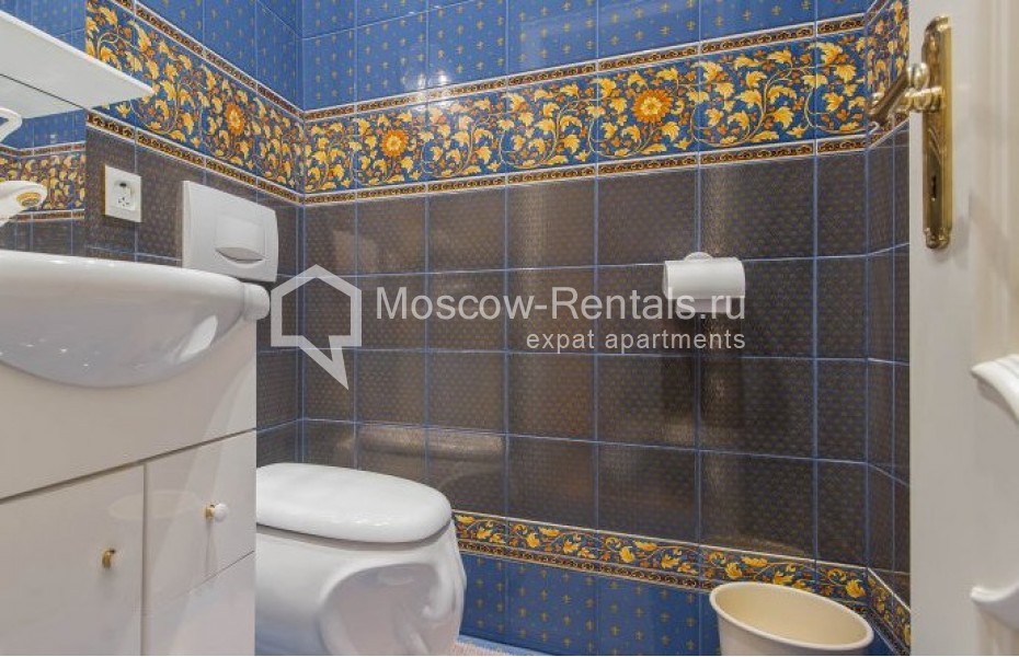 Photo #18 4-room (3 BR) apartment for <a href="http://moscow-rentals.ru/en/articles/long-term-rent" target="_blank">a long-term</a> rent
 in Russia, Moscow, Malyi Nikolopeskovskyi lane, 4
