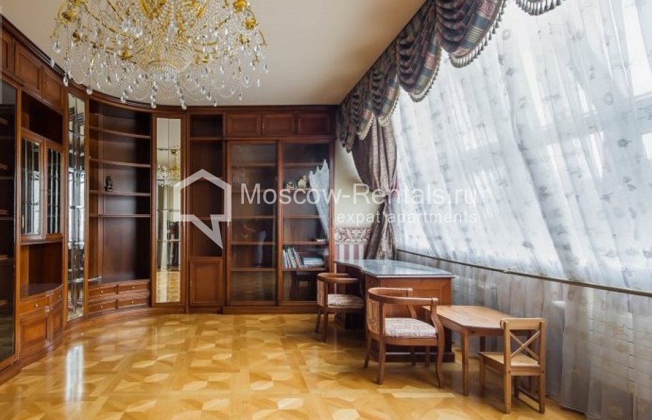 Photo #7 4-room (3 BR) apartment for <a href="http://moscow-rentals.ru/en/articles/long-term-rent" target="_blank">a long-term</a> rent
 in Russia, Moscow, Malyi Nikolopeskovskyi lane, 4
