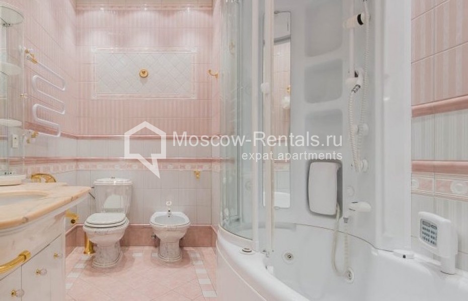 Photo #15 4-room (3 BR) apartment for <a href="http://moscow-rentals.ru/en/articles/long-term-rent" target="_blank">a long-term</a> rent
 in Russia, Moscow, Malyi Nikolopeskovskyi lane, 4