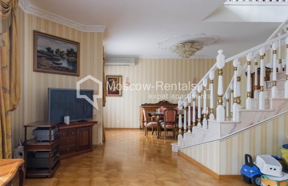 Photo #4 4-room (3 BR) apartment for <a href="http://moscow-rentals.ru/en/articles/long-term-rent" target="_blank">a long-term</a> rent
 in Russia, Moscow, Malyi Nikolopeskovskyi lane, 4