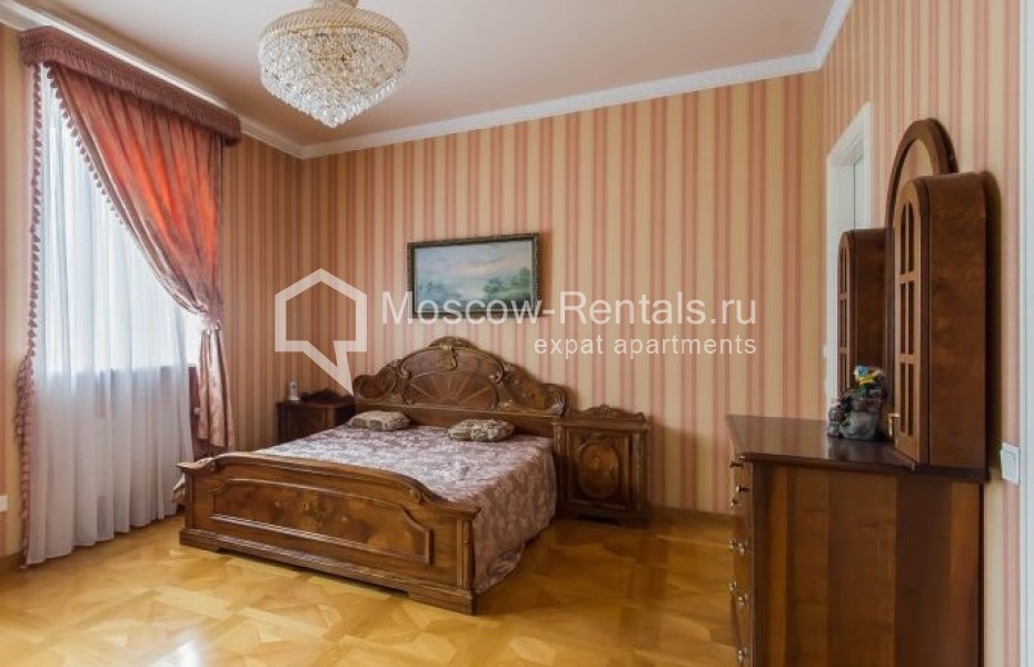 Photo #13 4-room (3 BR) apartment for <a href="http://moscow-rentals.ru/en/articles/long-term-rent" target="_blank">a long-term</a> rent
 in Russia, Moscow, Malyi Nikolopeskovskyi lane, 4