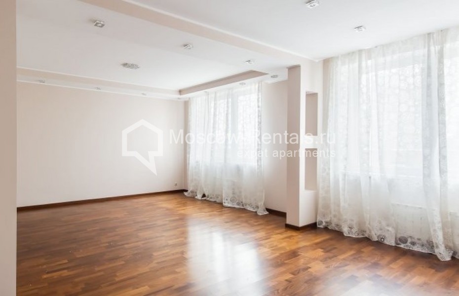 Photo #3 4-room (3 BR) apartment for <a href="http://moscow-rentals.ru/en/articles/long-term-rent" target="_blank">a long-term</a> rent
 in Russia, Moscow, Ruzheinyi lane, 3