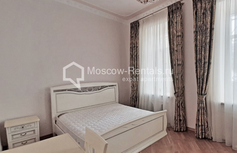 Photo #6 5-room (4 BR) apartment for <a href="http://moscow-rentals.ru/en/articles/long-term-rent" target="_blank">a long-term</a> rent
 in Russia, Moscow, M. Zlatoustinskyi lane, 4