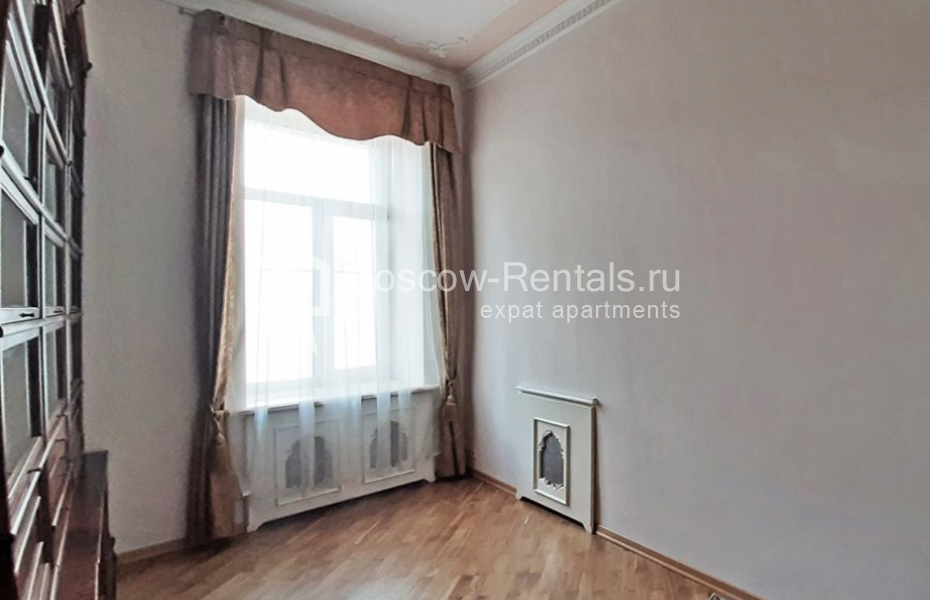 Photo #10 5-room (4 BR) apartment for <a href="http://moscow-rentals.ru/en/articles/long-term-rent" target="_blank">a long-term</a> rent
 in Russia, Moscow, M. Zlatoustinskyi lane, 4