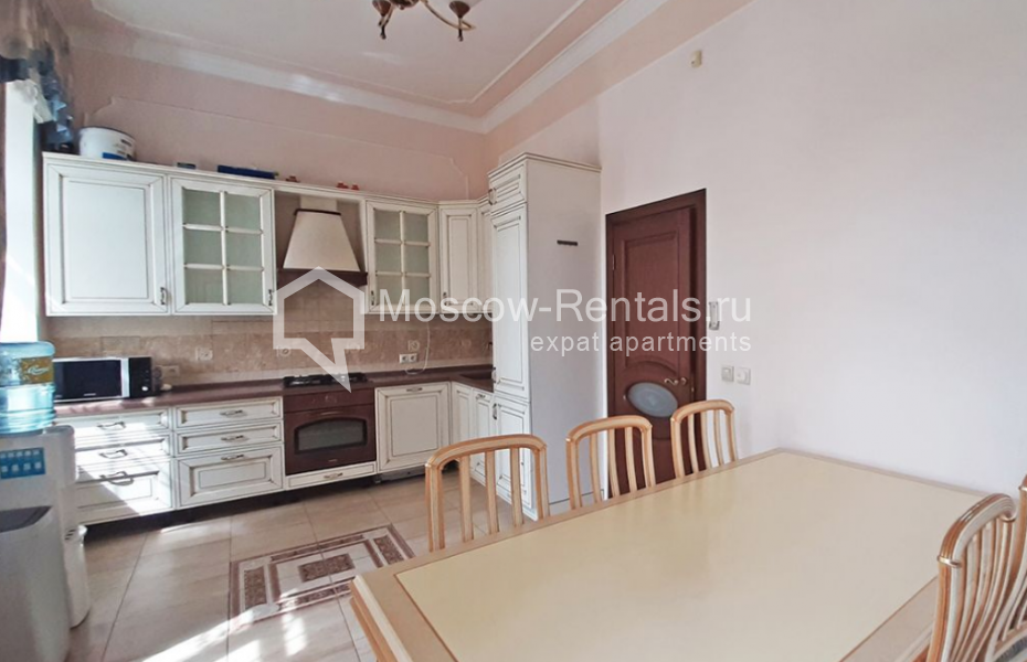 Photo #2 5-room (4 BR) apartment for <a href="http://moscow-rentals.ru/en/articles/long-term-rent" target="_blank">a long-term</a> rent
 in Russia, Moscow, M. Zlatoustinskyi lane, 4