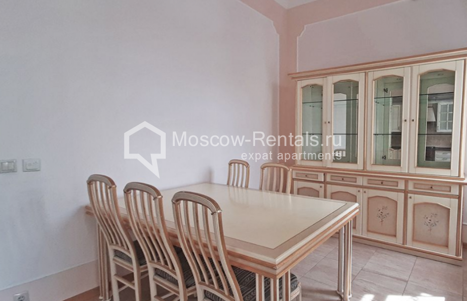 Photo #3 5-room (4 BR) apartment for <a href="http://moscow-rentals.ru/en/articles/long-term-rent" target="_blank">a long-term</a> rent
 in Russia, Moscow, M. Zlatoustinskyi lane, 4