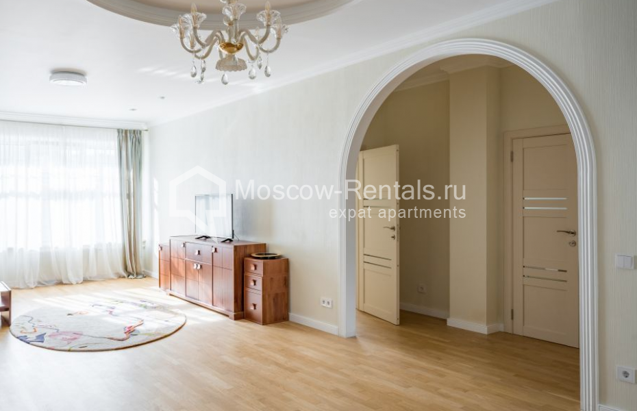 Photo #3 3-room (2 BR) apartment for <a href="http://moscow-rentals.ru/en/articles/long-term-rent" target="_blank">a long-term</a> rent
 in Russia, Moscow, M. Ordynka str, 3