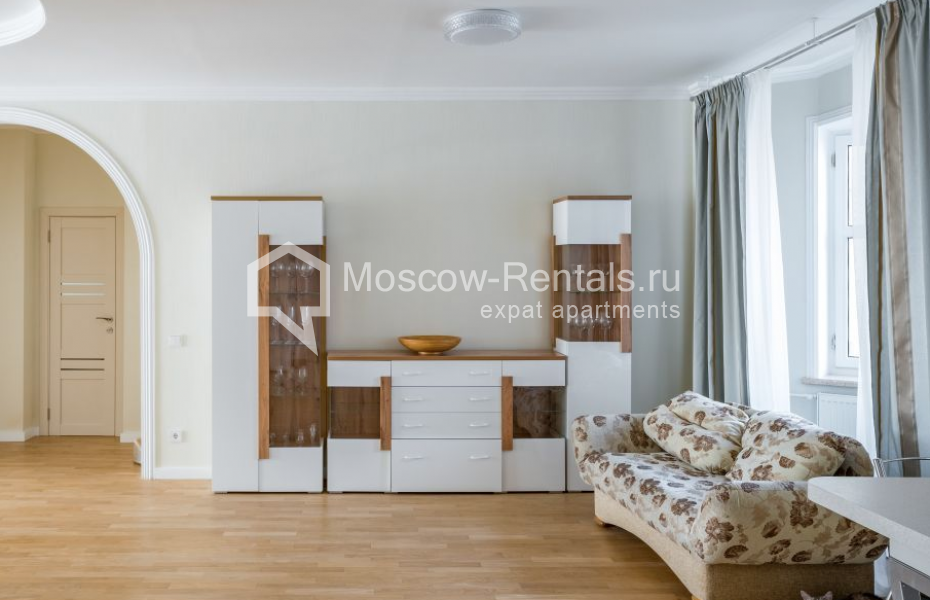 Photo #7 3-room (2 BR) apartment for <a href="http://moscow-rentals.ru/en/articles/long-term-rent" target="_blank">a long-term</a> rent
 in Russia, Moscow, M. Ordynka str, 3
