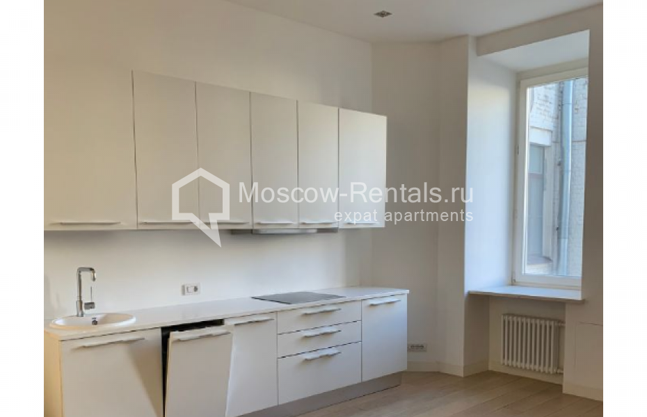 Photo #1 5-room (4 BR) apartment for <a href="http://moscow-rentals.ru/en/articles/long-term-rent" target="_blank">a long-term</a> rent
 in Russia, Moscow, Solyanka str, 1/2С1