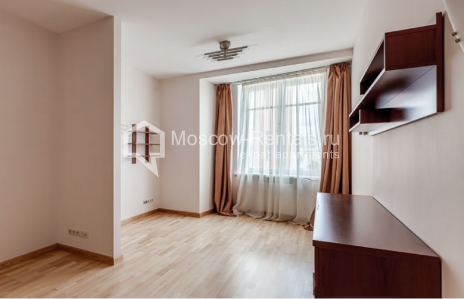 Photo #8 5-room (4 BR) apartment for <a href="http://moscow-rentals.ru/en/articles/long-term-rent" target="_blank">a long-term</a> rent
 in Russia, Moscow, Shvedskyi tupik, 3